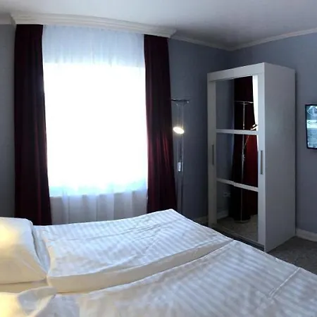 Отель Seehotel Louise 3*